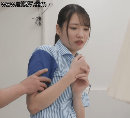 被最讨厌的店长抓到把柄的店员月野江翠(Tsukinoe Sui,月野江すい)：番号DASS-702
