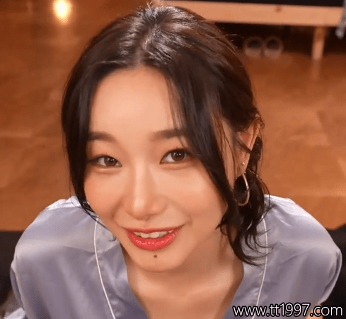 三叶千春(Mitsuha Chiharu,三葉ちはる)